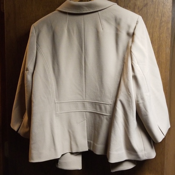 Jacket - Picture 3 of 3